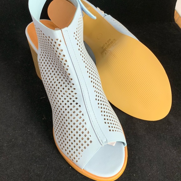 Beston NEW baby blue laser cut mule style sandals - Picture 5 of 6